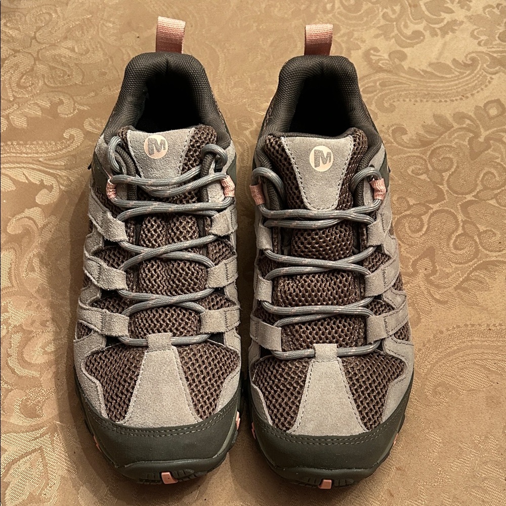 MERRELL WATERPROOF HIKERS Size US8/EUR38.5